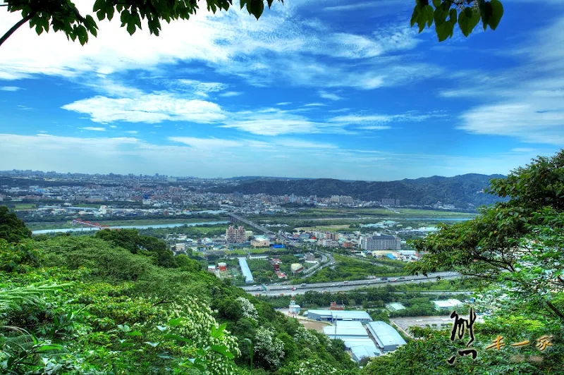 鳶山村吅品饕友庭園餐廳｜鳶山覽勝亭