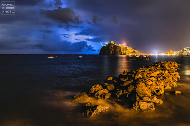 lunga esposizione, scatto flessibile, fotografare i fulmini, isola d' Ischia, Foto Ischia, Ischia di Notte, temporale Ischia, Meteo Ischia, Castello Aragonese, Spiaggia dei Pescatori, 