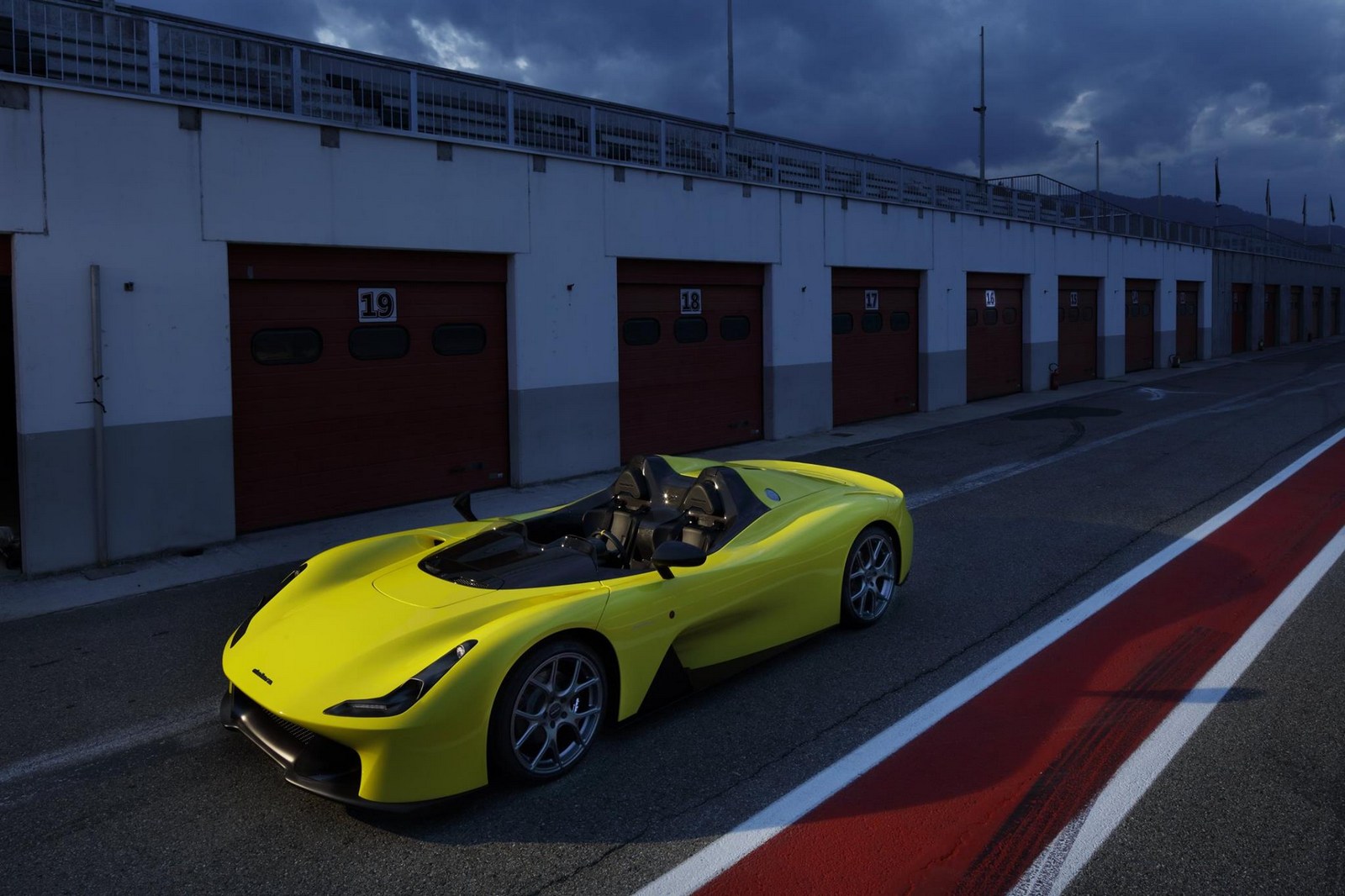 The Dallara Stradale Mobil Sport Baru Dengan Bobot Hanya 855 Kg