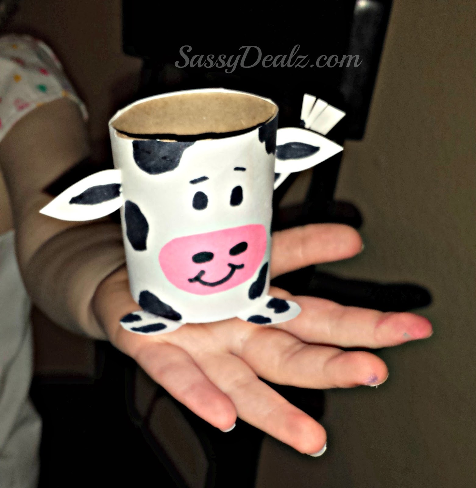 Cow Toilet Paper Roll Craft For Kids (Farm Activity!) - Crafty Morning