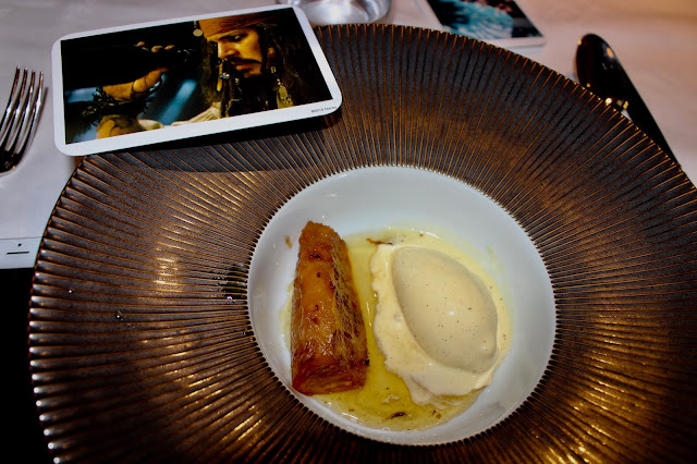 glace à la vanille et ananas dessert du menu Petit Jean, de Jean Imbert
