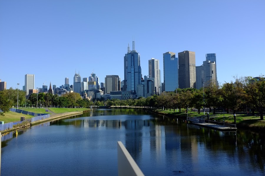 Melbourne yarra river tour by city bike, Docklands to Kings Garden