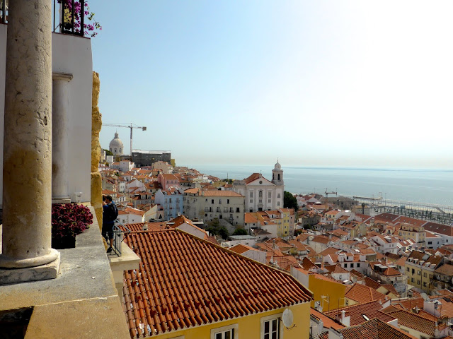 Alfama-Miradouro-de-santa-Luzia