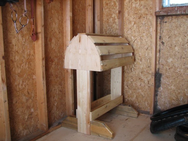 how to build a saddle stand from wood