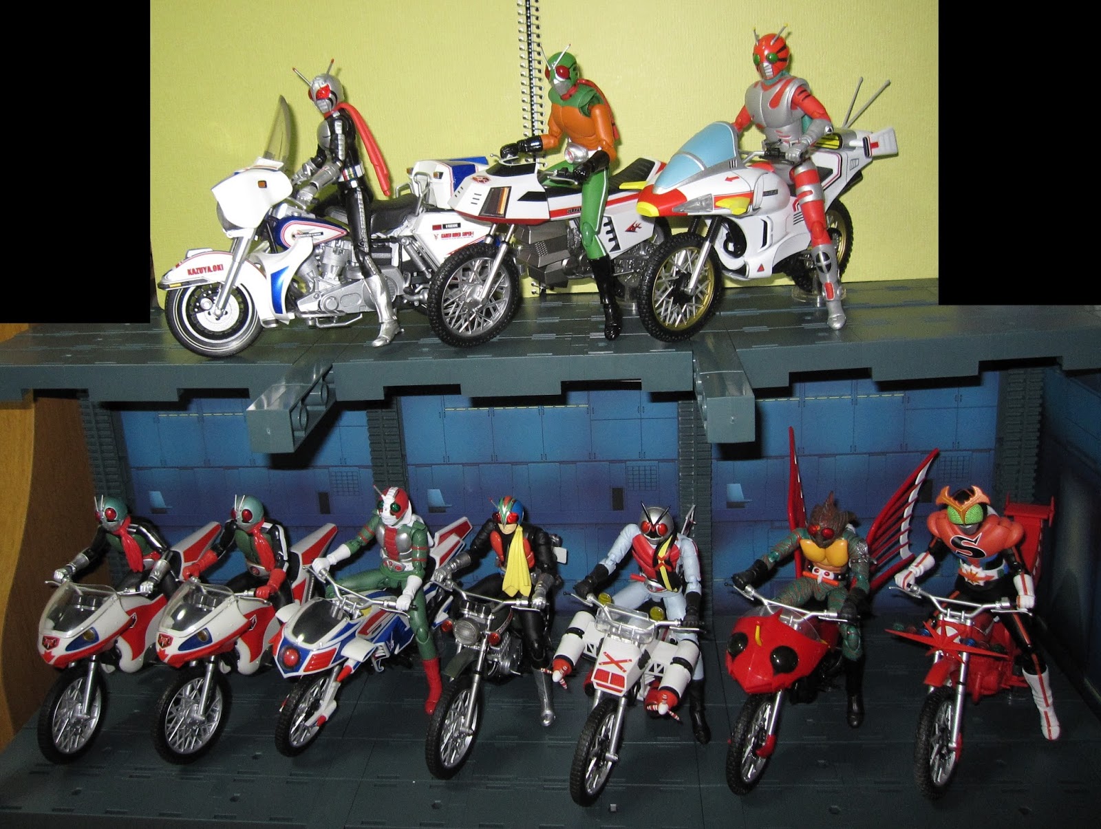 白toytoy S H Figuarts 栄光の10人ライダー バイクに乗って勢揃い