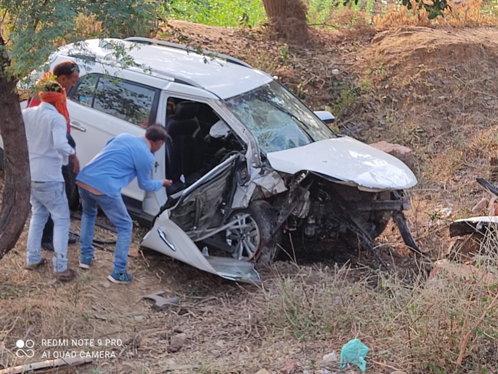 धौलपुर के व्यापारी सहित 2 की सरेंधी के पास सड़क दुर्घटना में मौत