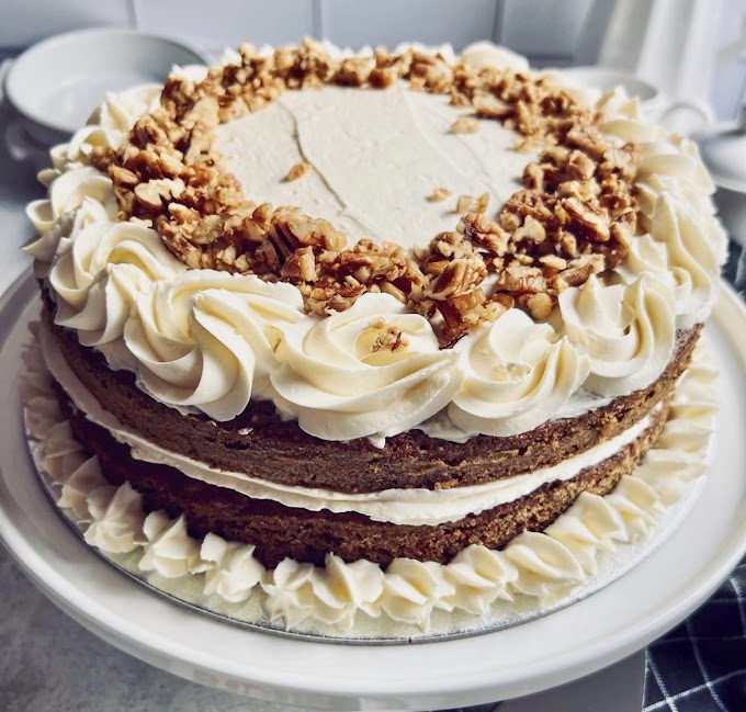 Carrot cake with a sweet cream cheese filling