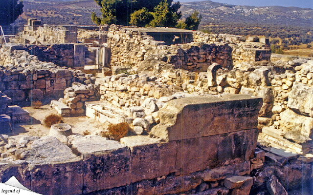 ミノア文明・フェストス宮殿遺跡・聖域 Sanctuary, Phaestos Palace／©legend ej