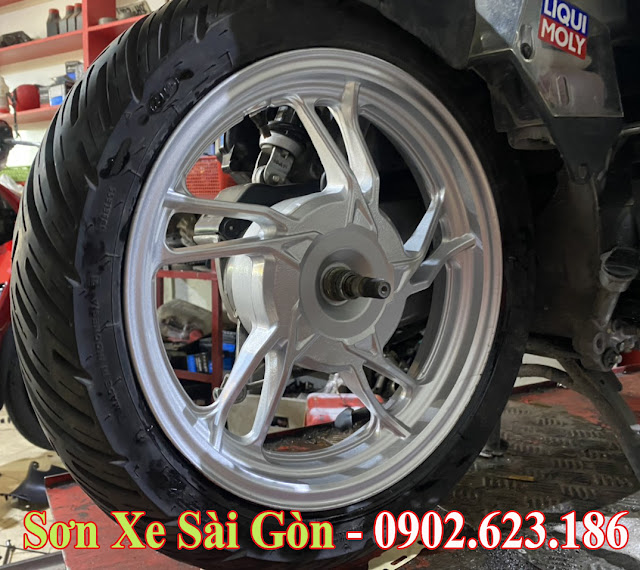 Mẫu sơn mâm xe Vario màu bạc ánh kim cực đẹp