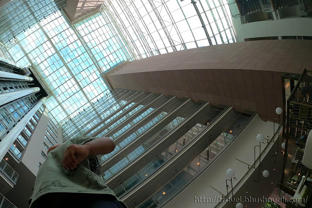 HILTON FRANKFURT CITY CENTRE Atrium