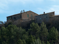 El conjunt de la masia de Puigdorca vist des del cantó del Castell de Balsareny