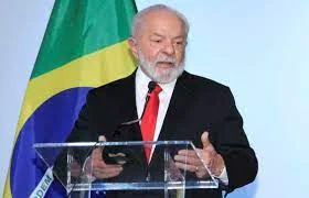Lula edita MP que isenta de Imposto de Renda quem ganha até 2 salários mínimos