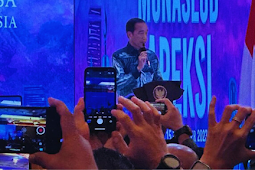 Jokowi menyebut warna kota menurut Partai Walkot: bukan bersatu, tapi dipaksakan