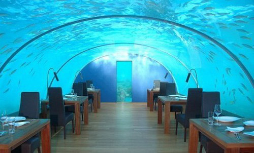 Underwater hotels offer you a