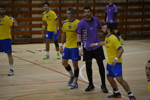 Barakaldo y El Pilar Maristas empatan a 25