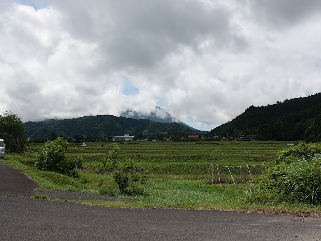 鳥取県西伯郡大山町宮内　農道からの眺め