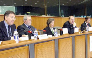 from left to right: Cesare Mirabelli (Italie), Honorary President of the Constitutional Court, Giorgio Salina (Italie), Vice-President in the Convention of Christians for Europe, Elizabeth Montfort MEP (France), Francesco Fiori, Vice-Chairman of the EPP-ED Group, Georges-François Dumont (France), Demographe, Professor at the Sorbonne University