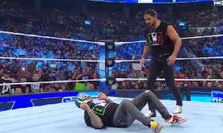 Santos Escobar acabó con Rey Mysterio en WWE Smackdown.