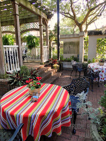 The Presidents' Quarters Inn is a charming, family friendly bed & breakfast located in the heart of Savannah, Georgia's historic district.