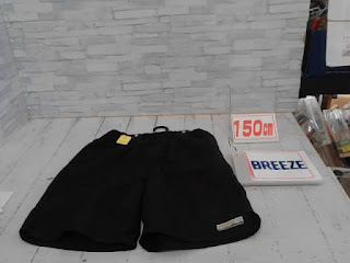 中古品　子供服　１５０㎝　BREEZE　ブラック　ハーフパンツ　２９８円