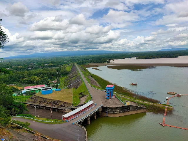 bangunan waduk gajah mungkur