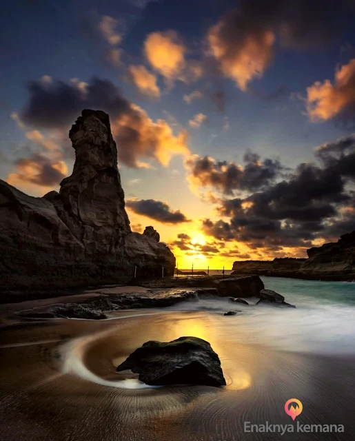 pantai klayar pacitan tempat wisata terbaik di jawa timur