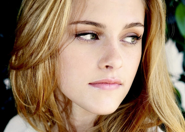 Hot Pictures of Kristen Stewart