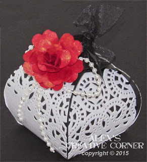 Delicate Boxes Decoration for your Wedding Souvenirs.