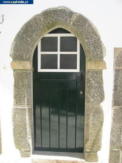 OGIVAL DOORS / Portas Ogivais, Castelo de Vide, Portugal