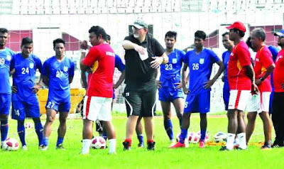  বিদেশী কোচিং স্টাফের হিড়িক বাফুফেতে