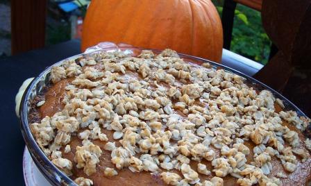 A pumpkin pie with an oatmeal cookie crust...yes please!
