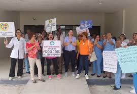 Paro de enfermeras afecta servicios en hospitales de la región Este