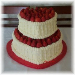 heartshaped wedding cakes decorate