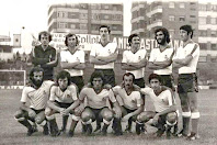 REAL RACING CLUB DE SANTANDER - Santander, España - Temporada 1977-78 - Monchi, Lolo, Arteche, Portu, Cabo y Madariaga; Quinito, Barrero, Giménez, Juan Carlos y Víctor - REAL OVIEDO 0 RACING DE SANTANDER 1 (Víctor) - 12/08/1977 - II Trofeo Ciudad de Oviedo, final - Oviedo, estadio Carlos Tartiere - El Racing se adjudica el trofeo