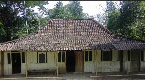 rumah-dalam-cerita-liburan-bahasa-jawa-menyang-kampung-simbah