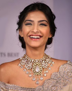 Sonam Kapoor and Malaika in Kanna jewellers