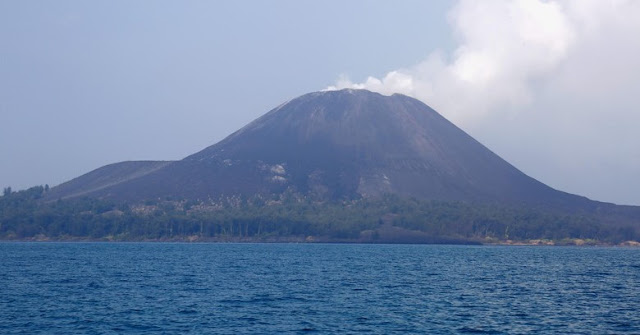 Gunung Anak Krakatau Erupsi Kecil