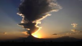 https://www.bbc.com/news/av/world-latin-america-47726477/time-lapse-captures-mexico-s-popocatepetl-volcano-erupting