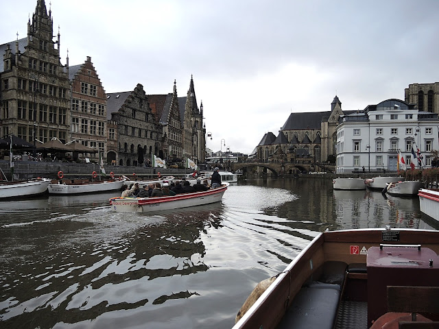 Gent: bootje varen in de regen