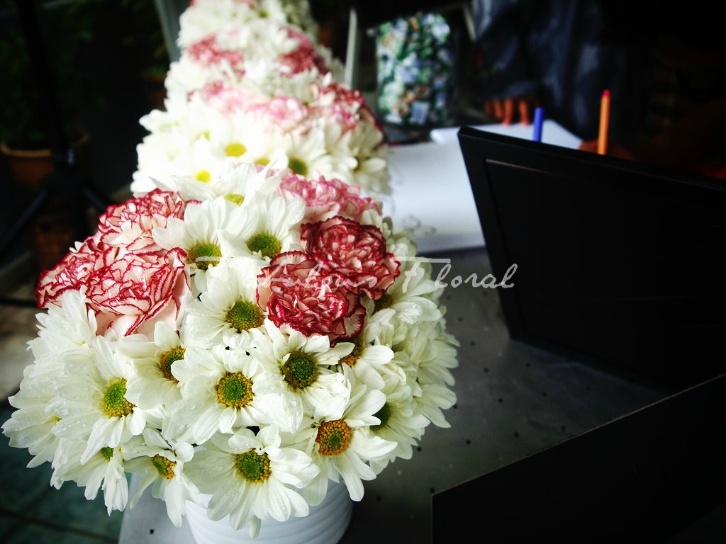 50 s style wedding tabledecor