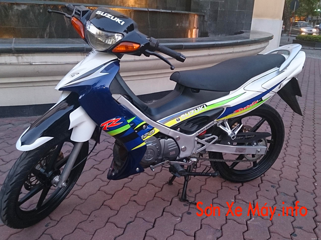 Sơn xe Satria màu xanh trắng đen