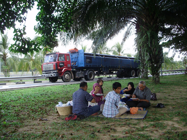 CHE MID: Jenjalan di Melaka dan Johor (1)