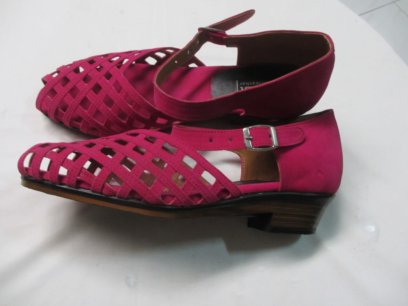 Tissa Collection: Sepatu sandal cewek anyaman hak tahu