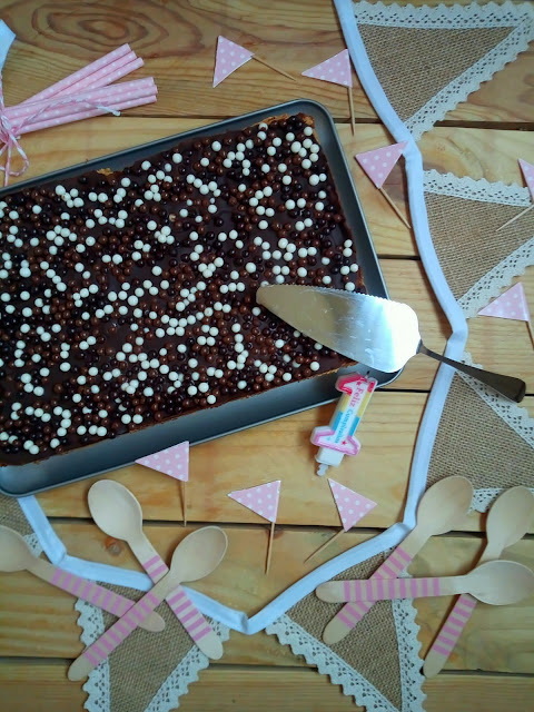 Chocotorta. Tarta de galletas, queso y dulce de leche sin horno. Receta argentina. Postre, cumpleaños, torta, chocolate, Cuca