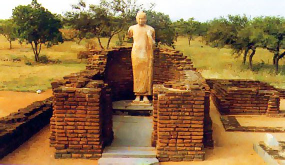 Budha Statue at Anupu