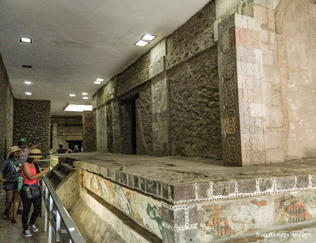  Interior de um templo de Teotihuacán, México