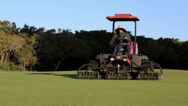 John Deere golf course equipment