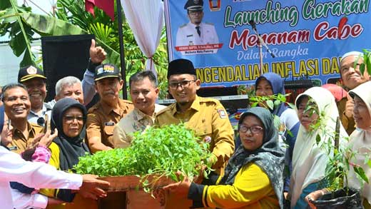 Hendri Septa launching Gerakan Menanam Cabe