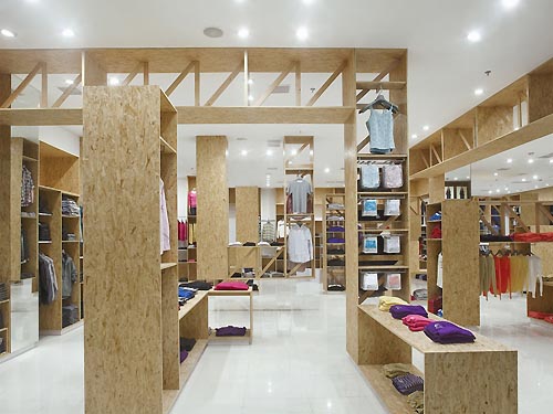 Natural Interior In Contemporary Fashion Store Design