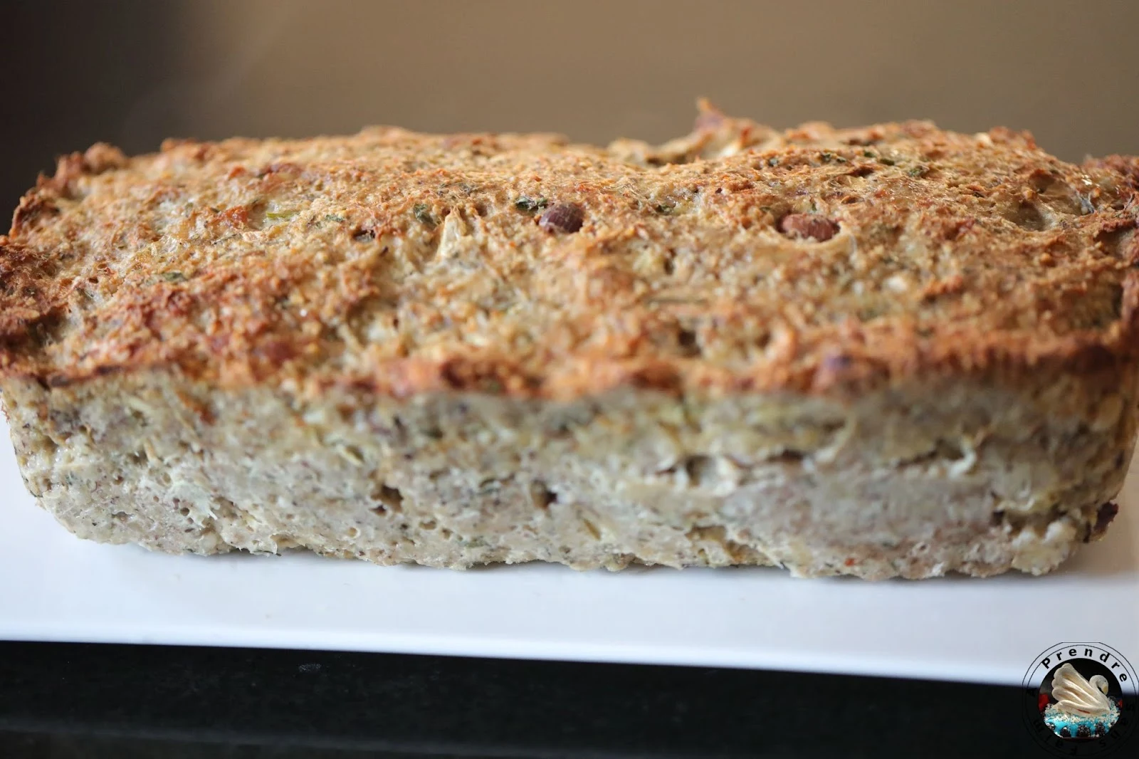 Terrine de pâté de campagne aux noisettes